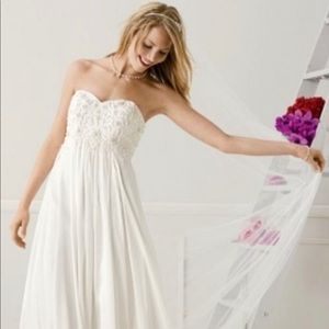 David’s Bridal Galina Beaded Chiffon Ivory Sweetheart Strapless Wedding Dress